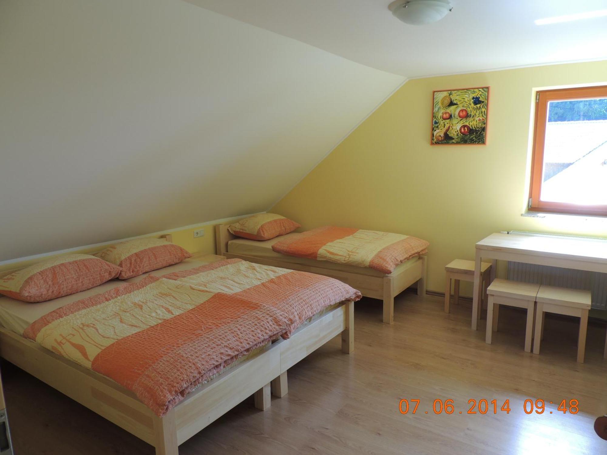 Guest House Pr Ambruzarju & Apartments Cerklje na Gorenjskem Zimmer foto
