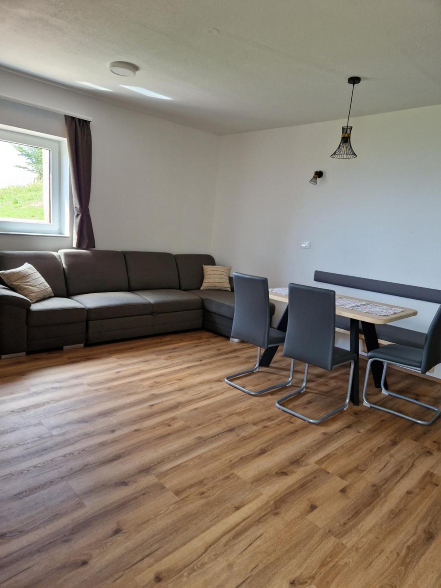 Guest House Pr Ambruzarju & Apartments Cerklje na Gorenjskem Zimmer foto