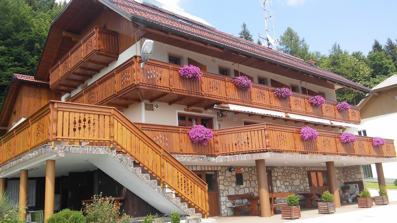 Guest House Pr Ambruzarju & Apartments Cerklje na Gorenjskem Exterior foto