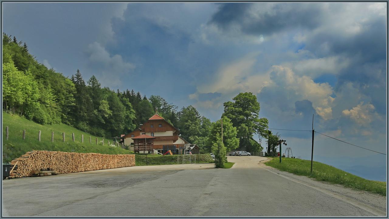 Guest House Pr Ambruzarju & Apartments Cerklje na Gorenjskem Exterior foto